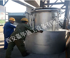 高炉煤气火炬头正在组装